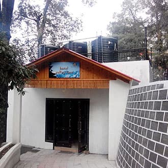 https://imgcld.yatra.com/ytimages/image/upload/t_hotel_yatra_details_desktop/v1464478506/Domestic Hotels/Hotels_Dalhousie/Hotel Valley View/HO_SeVmbJ.jpg